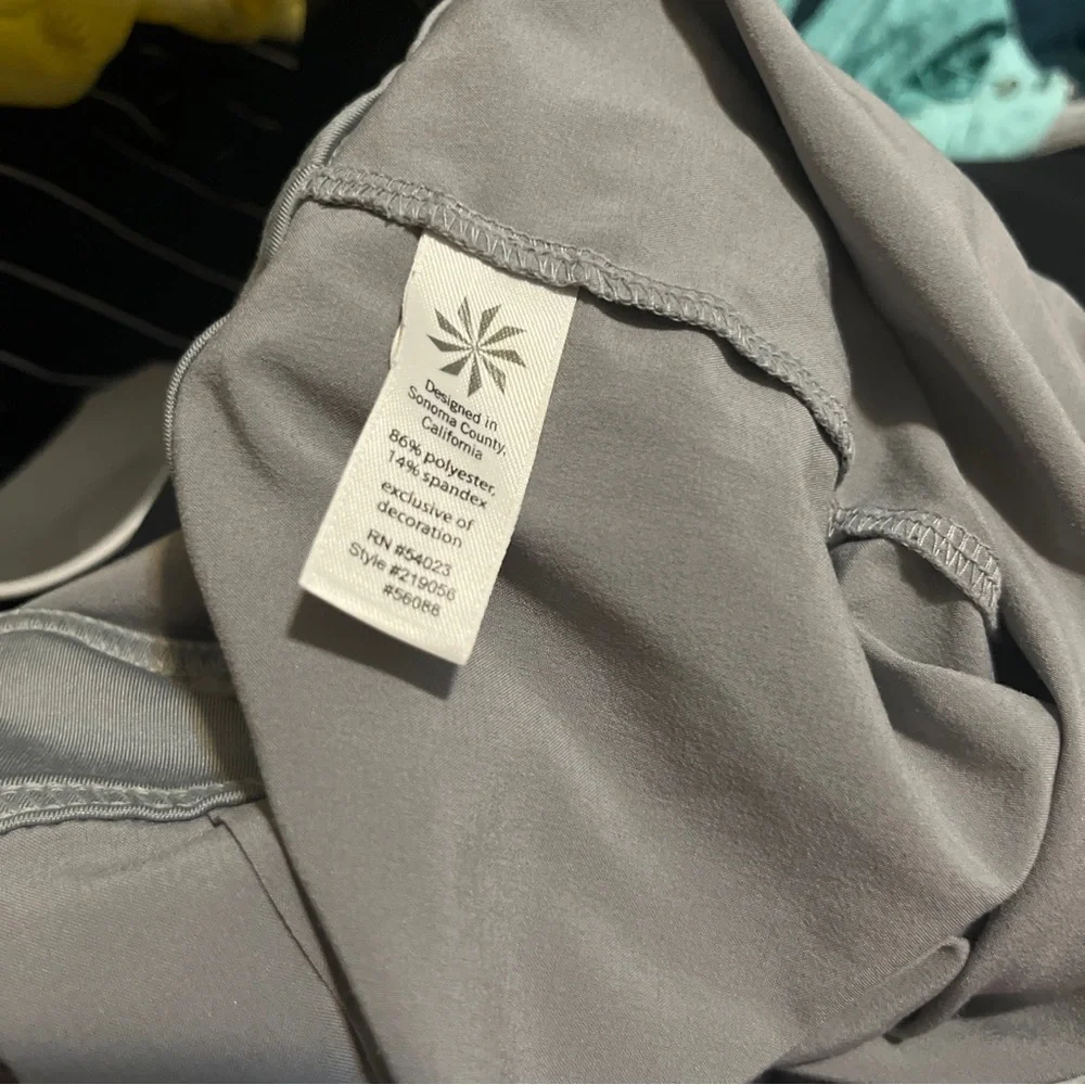 Athleta Lucky In‎ Love Gray Grey Active Tennis Skirt Tiered Skort Size 2.